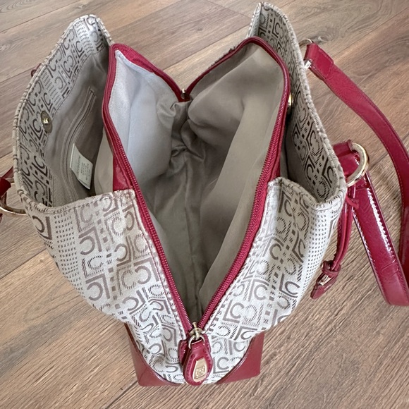 Liz Claiborne Handbag with Red Trim. Excellent condition. - Picture 9 of 11